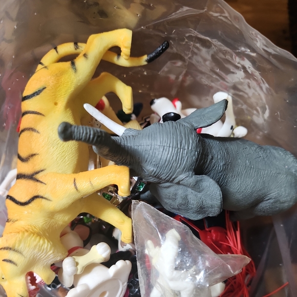 200+ Pc Lot of Mini Toys Various Brands Mattel Disney Pokémon Lego LPS Vtg & new - Picture 4 of 8